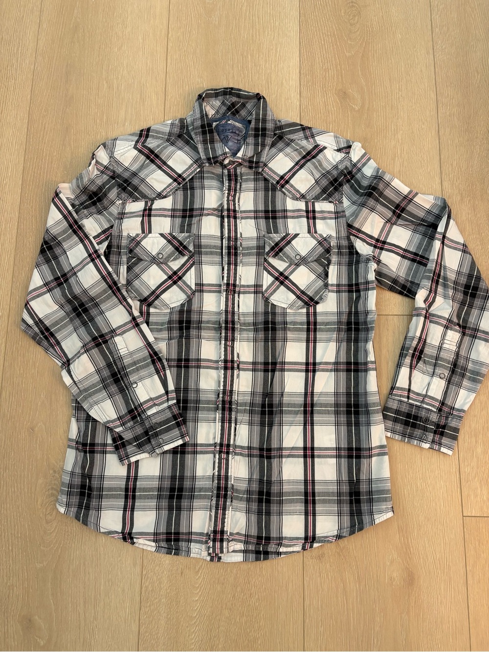 Guess men t shirt